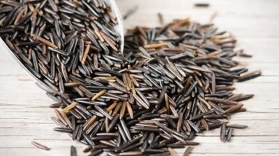 Wild rice: Chewy and protein-rich, wild rice has a low GI of 45. It is great to be added in salads and soups.&nbsp; (Unsplash)