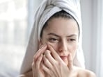 Developing dry skin is common in summers due to dehydration and it's important to nourish it well with natural moisturisers and healthy fats. Nutritionist Karishma Shah shares tips to tackle dry skin.&nbsp;