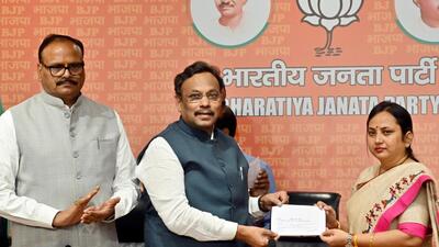BJP general secretary Vinod Tawde and Uttar Pradesh deputy chief minister Brajesh Pathak welcome former BSP MP Sangeeta Azad into the Bharatiya Janata Party (BJP) in New Delhi on March 18. (ANI) BJP general secretary Vinod Tawde and Uttar Pradesh deputy chief minister Brajesh Pathak welcome former BSP MP Sangeeta Azad into the Bharatiya Janata Party (BJP) in New Delhi on March 18. (ANI)