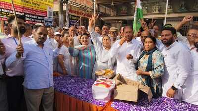 Kalka MLA Pradeep Chaudhary from Congress celebrating with party workers after Varun Chaudhary’s victory from Ambala seat. (HT photo) Kalka MLA Pradeep Chaudhary from Congress celebrating with party workers after Varun Chaudhary’s victory from Ambala seat. (HT photo)