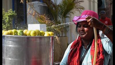 Lucknow recorded its highest temperature of 45.8 degrees on May 31, setting a 29-year record for the month. (HT Photo) Lucknow recorded its highest temperature of 45.8 degrees on May 31, setting a 29-year record for the month. (HT Photo)