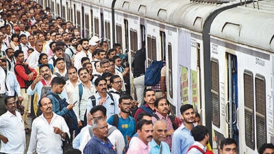 Mumbai, India – June 03, 2024: Commuter crowds at the Chhatrapati Shivaji Maharaj Terminus (CSMT) due to Mumbai local train services were delayed on the Central Line due to a technical issue, in Mumbai, India, on Monday, June 03, 2024. (Photo by Bhushan Koyande/HT Photo) Mumbai, India – June 03, 2024: Commuter crowds at the Chhatrapati Shivaji Maharaj Terminus (CSMT) due to Mumbai local train services were delayed on the Central Line due to a technical issue, in Mumbai, India, on Monday, June 03, 2024. (Photo by Bhushan Koyande/HT Photo)