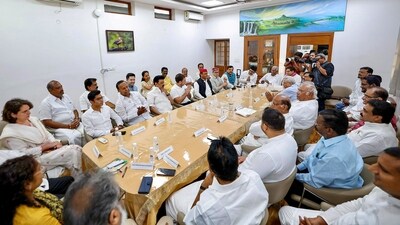 New Delhi: Congress President Mallikarjun Kharge chairs a meeting of the INDIA bloc leaders� at his residence, in New Delhi, Wednesday, June 5, 2024. (PTI Photo) (PTI06_05_2024_000251B) (PTI) New Delhi: Congress President Mallikarjun Kharge chairs a meeting of the INDIA bloc leaders� at his residence, in New Delhi, Wednesday, June 5, 2024. (PTI Photo) (PTI06_05_2024_000251B) (PTI)