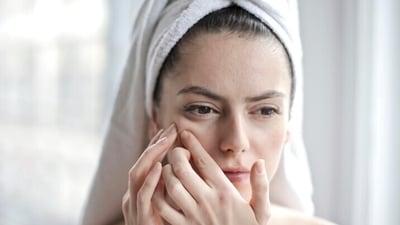 Developing dry skin is common in summers due to dehydration and it's important to nourish it well with natural moisturisers and healthy fats. Nutritionist Karishma Shah shares tips to tackle dry skin. (Freepik) Developing dry skin is common in summers due to dehydration and it's important to nourish it well with natural moisturisers and healthy fats. Nutritionist Karishma Shah shares tips to tackle dry skin. (Freepik)