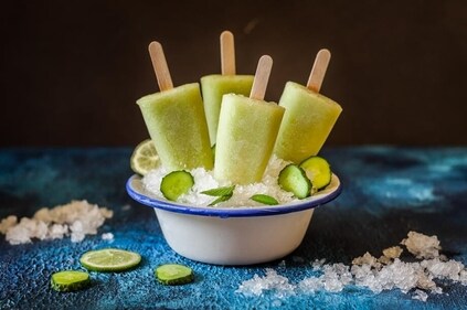 Green tea, lemon and cucumber popsicles are alkaline and help reduce acidity (Shutterstock) Green tea, lemon and cucumber popsicles are alkaline and help reduce acidity (Shutterstock)