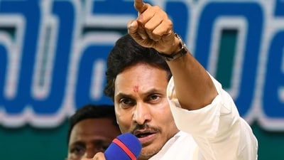 Some miscreants pelted stone on chief minister YS Jagan Mohan Reddy during a poll rally on Saturday. (ANI) Some miscreants pelted stone on chief minister YS Jagan Mohan Reddy during a poll rally on Saturday. (ANI)