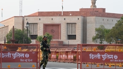 New Delhi, India - June 3, 2024: BSF jawan stand infront of Parliament on the eve of result of General Lok Sabha election in New Delhi, India, on Monday, June 3, 2024. (Photo by Arvind Yadav/ Hindustan Times) New Delhi, India - June 3, 2024: BSF jawan stand infront of Parliament on the eve of result of General Lok Sabha election in New Delhi, India, on Monday, June 3, 2024. (Photo by Arvind Yadav/ Hindustan Times)