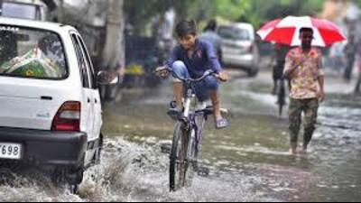 The weather took a turn on Wednesday evening with strong thunderstorms followed by light showers. (HT File) The weather took a turn on Wednesday evening with strong thunderstorms followed by light showers. (HT File)