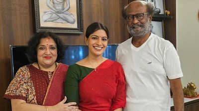 Varalaxmi Sarathkumar invited Rajinikanth and Latha to her wedding. Varalaxmi Sarathkumar invited Rajinikanth and Latha to her wedding.
