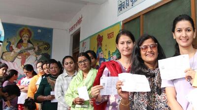 Women voters lined up outside a polling booth in Kullu, Himachal Pardesh. (HT Photo) Women voters lined up outside a polling booth in Kullu, Himachal Pardesh. (HT Photo)
