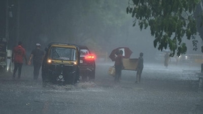 Light to moderate rainfall lashed several parts of the country on Wednesday amid a fierce heatwave gripping several parts of the country in the last few days. (MAHENDRA KOLHE/HT PHOTO) Light to moderate rainfall lashed several parts of the country on Wednesday amid a fierce heatwave gripping several parts of the country in the last few days. (MAHENDRA KOLHE/HT PHOTO)
