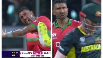 Kaleemullah giving a send-off to David Warner Kaleemullah giving a send-off to David Warner