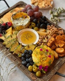 Charcuterie board (Instagram) Charcuterie board (Instagram)