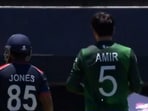 Mohammad Amir could be seen speaking on the stump mic advising the captain to bowl a fast bowler Mohammad Amir could be seen speaking on the stump mic advising the captain to bowl a fast bowler
