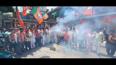 BJP leaders and workers celebrating at the party headquarters in Lucknow on June 7. (HT photo) BJP leaders and workers celebrating at the party headquarters in Lucknow on June 7. (HT photo)