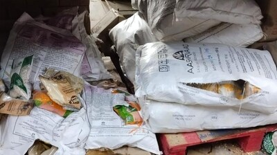 Blinkit warehouse raided: Many violations were found during the raid as there was a lack of basic hygiene protocols at the facility, officials said. Blinkit warehouse raided: Many violations were found during the raid as there was a lack of basic hygiene protocols at the facility, officials said.