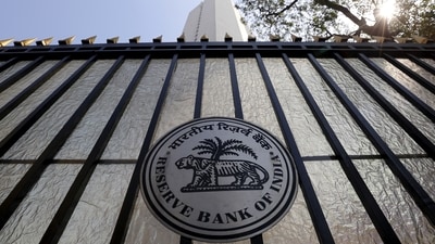 The Reserve Bank of India (RBI) seal is pictured on a gate outside the RBI headquarters in Mumbai. (Reuters)