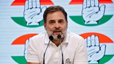Rahul Gandhi, a senior leader of Congress party, speaks during a media briefing at the party headquarters in New Delhi, India, June 6, 2024. REUTERS/Priyanshu Singh (REUTERS)
