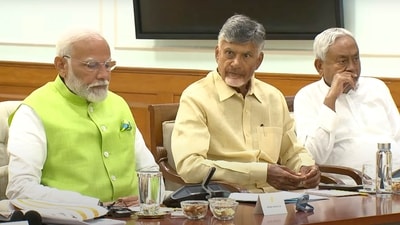 Prime Minister Narendra Modi with Telugu Desam Party leader N Chandrababu Naidu and Janata Dal (United) leader Nitish Kumar during a meeting. (AP) Prime Minister Narendra Modi with Telugu Desam Party leader N Chandrababu Naidu and Janata Dal (United) leader Nitish Kumar during a meeting. (AP)