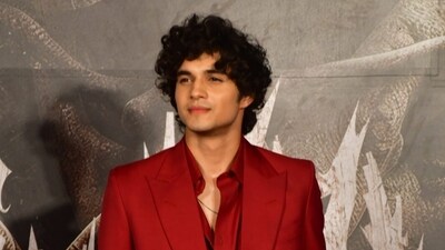 Abhay looked handsome in red at the screening. The title 'Munjya' comes from the Marathi word 'munj', which means thread ceremony performed on the male child in the Maharashtrian Brahmin community when he reaches a certain age.&nbsp; 