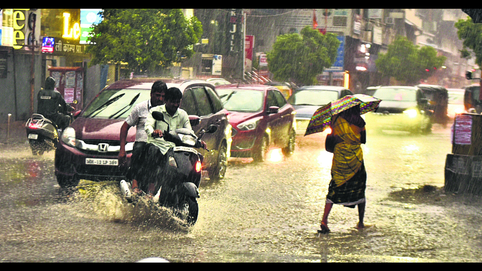 101.7mm rain causes waterlogging, uproots trees, power cuts, traffic ...