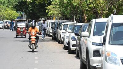 A Noida authority official said that they are aware of the demands for surface parking at Sector 62 and expediting the process, and hoped to restart the surface parking facility there in a month. (Sunil Ghosh/HT Photo) A Noida authority official said that they are aware of the demands for surface parking at Sector 62 and expediting the process, and hoped to restart the surface parking facility there in a month. (Sunil Ghosh/HT Photo)