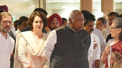 Congress chief Mallikarjun Kharge with party leaders Rahul Gandhi, Sonia Gandhi and Priyanka Gandhi Vadra after Extended Congress Working Committee meeting in New Delhi, India, on Saturday. (Vipin Kumar/HT)