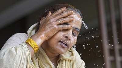Maximum temperatures were in the range of 42-45 degrees Celsius in many parts of eastern Uttar Pradesh, northern Madhya Pradesh and western Uttar Pradesh (PTI) Maximum temperatures were in the range of 42-45 degrees Celsius in many parts of eastern Uttar Pradesh, northern Madhya Pradesh and western Uttar Pradesh (PTI)