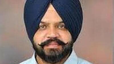 Shiromani Akali Dal legislature party leader Manpreet Singh Ayali skipped meeting party president Sukhbir Singh Badal, who was in Ludhiana on Saturday. (HT file)