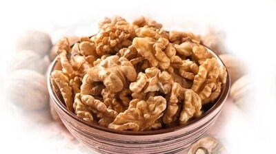 Walnuts: Soaking walnuts overnight helps reduce their phytic acid content, making their nutrients more bioavailable and easier on the stomach. Nuts are rich in omega-3 fatty acids, supporting brain health and reducing inflammation. Walnuts: Soaking walnuts overnight helps reduce their phytic acid content, making their nutrients more bioavailable and easier on the stomach. Nuts are rich in omega-3 fatty acids, supporting brain health and reducing inflammation. 