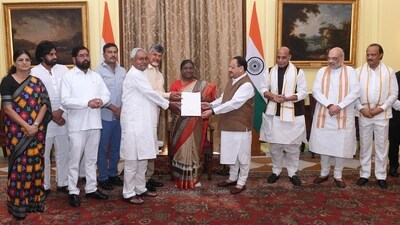 An NDA delegation called on President Droupadi Murmu and a letter stating that Narendra Modi had been elected leader of the BJP Parliamentary Party was handed over to the President at Rashtrapati Bhavan. An NDA delegation called on President Droupadi Murmu and a letter stating that Narendra Modi had been elected leader of the BJP Parliamentary Party was handed over to the President at Rashtrapati Bhavan.