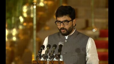 Another factor that went in his favour was age as Mohol at 50 is among the youngest members in the Modi government. (HT PHOTO)