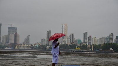  Volunteers clean-up drive to rejuvenate Prabhadevi beach, Weekend Beach Cleanup as the world comes together to celebrate World Environment Day in the month of June, in Mumbai, India, on Sunday (Photo by Bhushan Koyande/HT Photo) Volunteers clean-up drive to rejuvenate Prabhadevi beach, Weekend Beach Cleanup as the world comes together to celebrate World Environment Day in the month of June, in Mumbai, India, on Sunday (Photo by Bhushan Koyande/HT Photo)