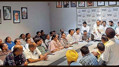 District Congress president Sanjay Talwar addressing the party workers during a meeting in Ludhiana on Sunday. (HT Photo) District Congress president Sanjay Talwar addressing the party workers during a meeting in Ludhiana on Sunday. (HT Photo)