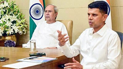 Former IAS officer VK Pandian, who was Naveen Patnaik’s private secretary, had joined BJD last November. (ANI Photo) Former IAS officer VK Pandian, who was Naveen Patnaik’s private secretary, had joined BJD last November. (ANI Photo)