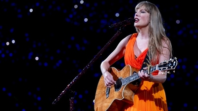 Taylor Swift performed an unexpected 2009 track during the Eras Tour show in Edinburg