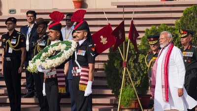Prior to swearing in for his third consecutive term as Prime Minister, Modi paid respects at the National War Memorial in New Delhi, a symbol commemorating war victories and honouring the fallen. (X/@narendramodi) Prior to swearing in for his third consecutive term as Prime Minister, Modi paid respects at the National War Memorial in New Delhi, a symbol commemorating war victories and honouring the fallen. (X/@narendramodi)
