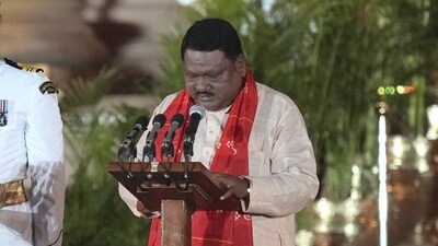 BJP leader Jual Oram takes oath as minister at the swearing-in ceremony of new Union government, at Rashtrapati Bhavan in New Delhi, Sunday, June 9, 2024. (PTI Photo/Atul Yadav) BJP leader Jual Oram takes oath as minister at the swearing-in ceremony of new Union government, at Rashtrapati Bhavan in New Delhi, Sunday, June 9, 2024. (PTI Photo/Atul Yadav)