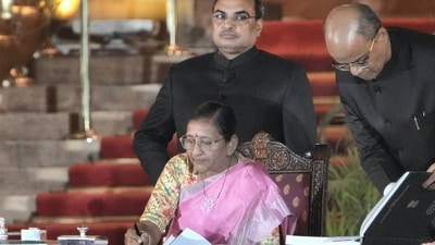 BJP leader Nimuben Bambhaniya takes oath as minister at the swearing-in ceremony of the new Union government, at Rashtrapati Bhavan in New Delhi, Sunday, June 9, 2024. (PTI Photo/Atul Yadav) BJP leader Nimuben Bambhaniya takes oath as minister at the swearing-in ceremony of the new Union government, at Rashtrapati Bhavan in New Delhi, Sunday, June 9, 2024. (PTI Photo/Atul Yadav)