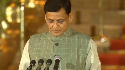 President Droupadi Murmu administers the oath of office to BJP leader Nityanand Rai, at the swearing-in ceremony held at Rashtrapati Bhavan, in New Delhi, Sunday, June 9, 2024. President Droupadi Murmu administers the oath of office to BJP leader Nityanand Rai, at the swearing-in ceremony held at Rashtrapati Bhavan, in New Delhi, Sunday, June 9, 2024. 
