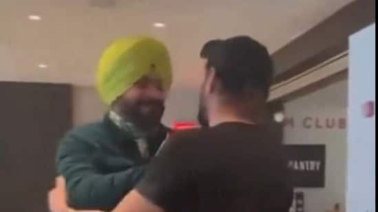 Navjot Sidhu and Shahid Afridi's chat goes viral ahead of IND vs PAK clash (X Image)