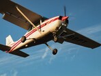 US plane crash: About fifteen minutes after taking off from Centennial airfield, south of Denver, the 1969 Beechcraft 35 crashed. US plane crash: About fifteen minutes after taking off from Centennial airfield, south of Denver, the 1969 Beechcraft 35 crashed.