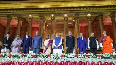 President Droupadi Murmu, vice-president Jagdeep Dhankhar and Prime Minister Narendra Modi with leaders of the India’s neighbourhood countries in New Delhi on Sunday. (PTI Photo) (HT_PRINT) President Droupadi Murmu, vice-president Jagdeep Dhankhar and Prime Minister Narendra Modi with leaders of the India’s neighbourhood countries in New Delhi on Sunday. (PTI Photo) (HT_PRINT)