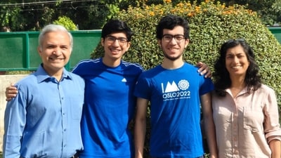 Vedant Saini (second from right) with his parents and brother. Vedant Saini has secured AIR 14 in JEE Advanced examination. ((HT Photo)) Vedant Saini (second from right) with his parents and brother. Vedant Saini has secured AIR 14 in JEE Advanced examination. ((HT Photo))