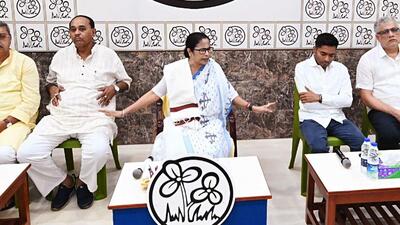 West Bengal chief minister Mamata Banerjee during a meeting with the newly elected TMC MPs at her residence in Kolkata on Saturday. (ANI) West Bengal chief minister Mamata Banerjee during a meeting with the newly elected TMC MPs at her residence in Kolkata on Saturday. (ANI)