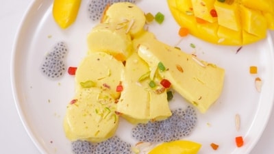 We have curated the perfect recipe to make these Mango Malai Kulfis at home and relish with your loved ones. (Kunal Kapur) We have curated the perfect recipe to make these Mango Malai Kulfis at home and relish with your loved ones. (Kunal Kapur)