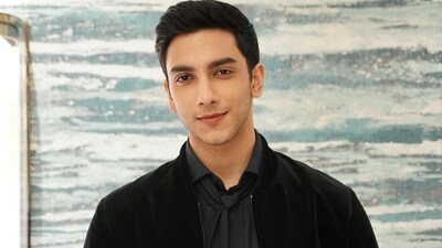 Vedang Raina's portrayal of Reggie Mantle in The Archies was impossible to ignore, capturing hearts with his charismatic performance. Besides acting, Vedang showcases his musical talent on Instagram, adding another dimension to his artistic repertoire. Vedang has already clinched the award for Best Debut (Male). Fans eagerly anticipate his upcoming movie Jigra alongside Alia Bhatt. The film backed by Alia as a producer is slated for release in September, marking another milestone in his promising career. Vedang Raina's portrayal of Reggie Mantle in The Archies was impossible to ignore, capturing hearts with his charismatic performance. Besides acting, Vedang showcases his musical talent on Instagram, adding another dimension to his artistic repertoire. Vedang has already clinched the award for Best Debut (Male). Fans eagerly anticipate his upcoming movie Jigra alongside Alia Bhatt. The film backed by Alia as a producer is slated for release in September, marking another milestone in his promising career.