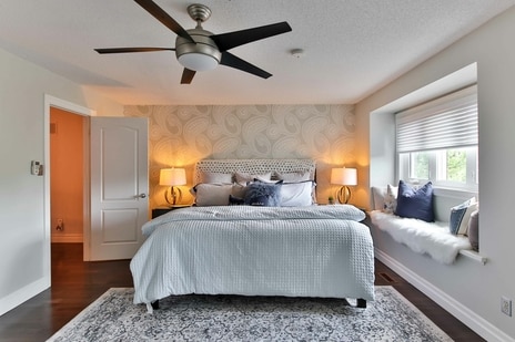 Transform your space with unbeatable deals on ceiling fans during Amazon clearance day offers! (Unsplash)