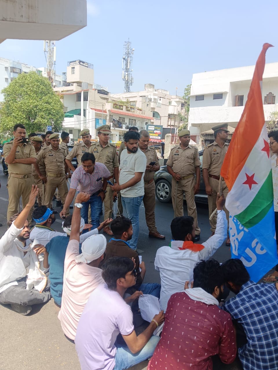 NSUI workers protest in front of Lucknow University NSUI workers protest in front of Lucknow University