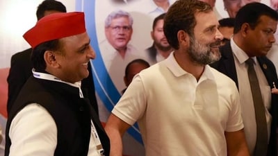 Samajwadi Party chief Akhilesh Yadav with Congress MP Rahul Gandhi (File Photo) Samajwadi Party chief Akhilesh Yadav with Congress MP Rahul Gandhi (File Photo)